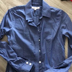 Banana Republic Tops - petite Banana Republic non- iron fitted button up Banana Republic Tops - petite Banana Republic non- iron fitted button up